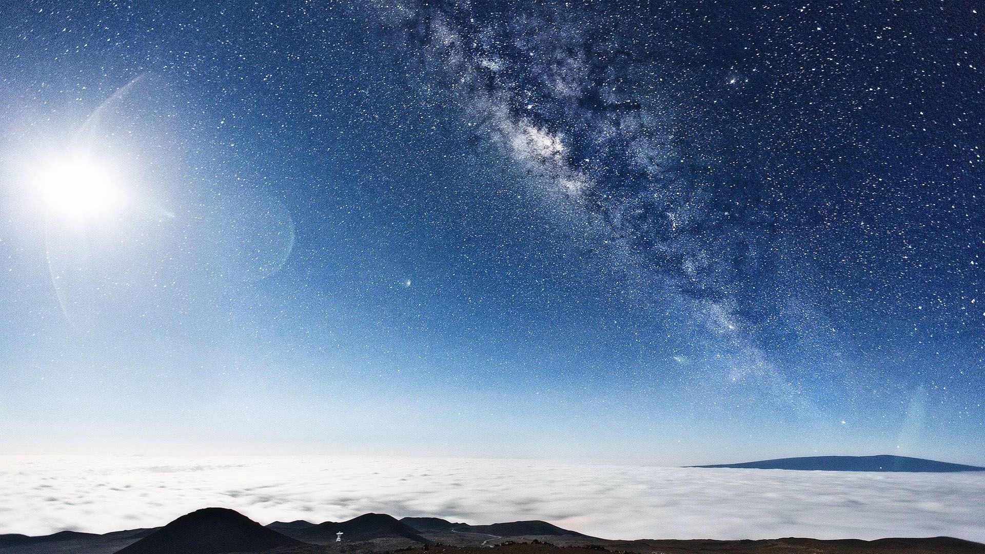 The Milky Way seen from the top of Mauna Kea in Hawaii (1920x1080), HQ Background. HD wallpaper Gallery. Gallsour. Earth picture, Milky way, Above the clouds
