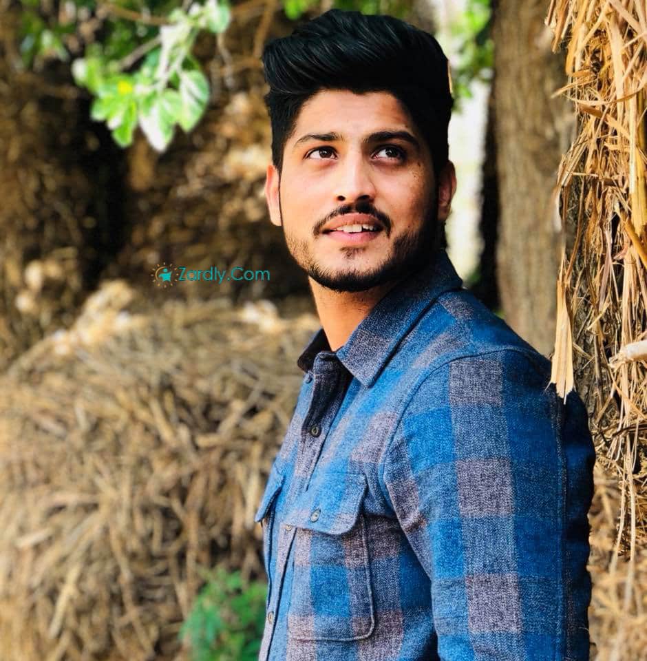 Gurnam Bhullar Biography, Biodata, Family, Wife, Songs, Image