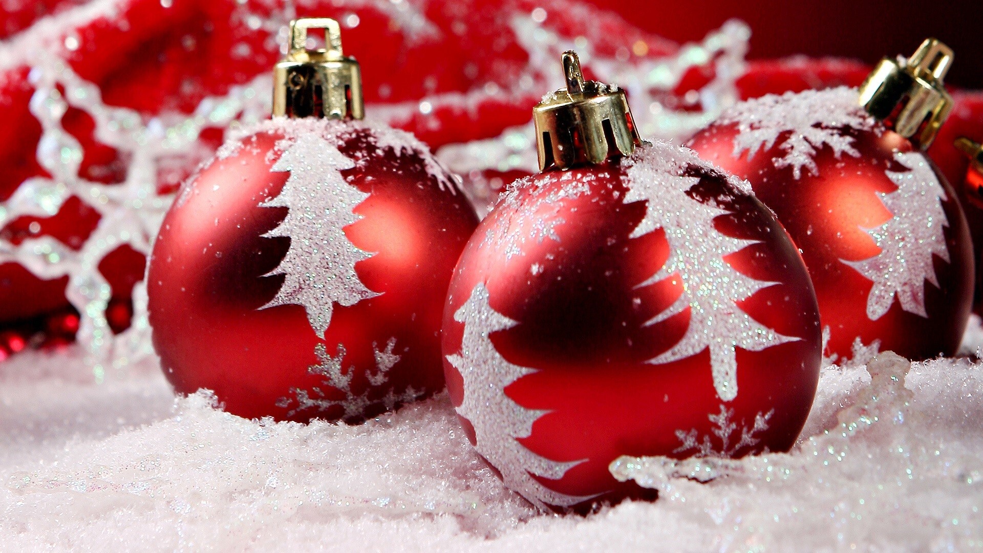 Red and White Christmas Ball HD Wallpapers