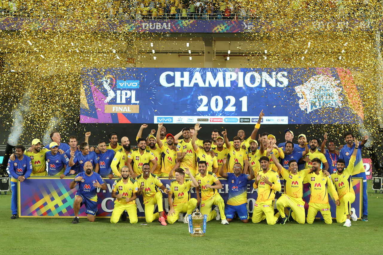 PHOTOS: MS Dhoni, CSK players celebrate IPL 2021 title win with their wives, kids in 'Thala' style!