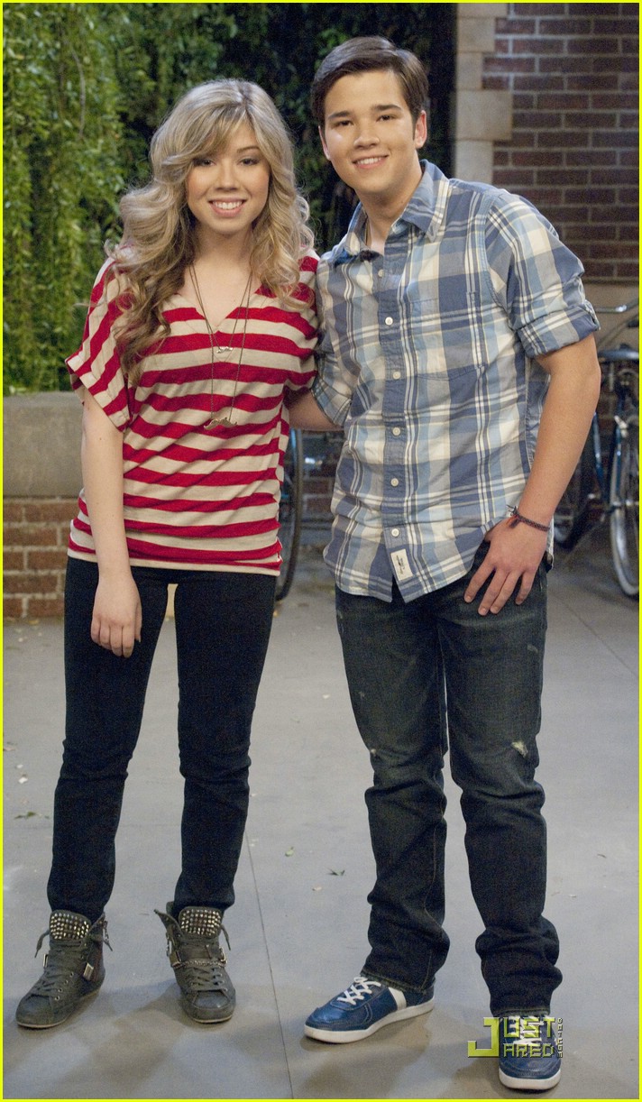Jennette McCurdy vs. Nathan Kress: Arm Wrestle Winner!: Photo 412344. iCarly, Jennette McCurdy, Miranda Cosgrove, Nathan Kress Picture. Just Jared Jr