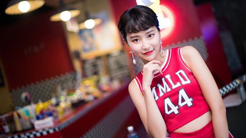 Hyebin MOMOLAND BAAM Fun to The World 4K