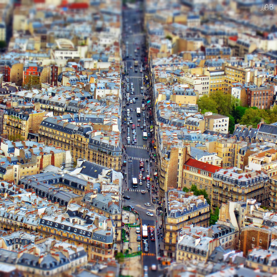 How To Create A Fake Tilt Shift Effect On Your Image