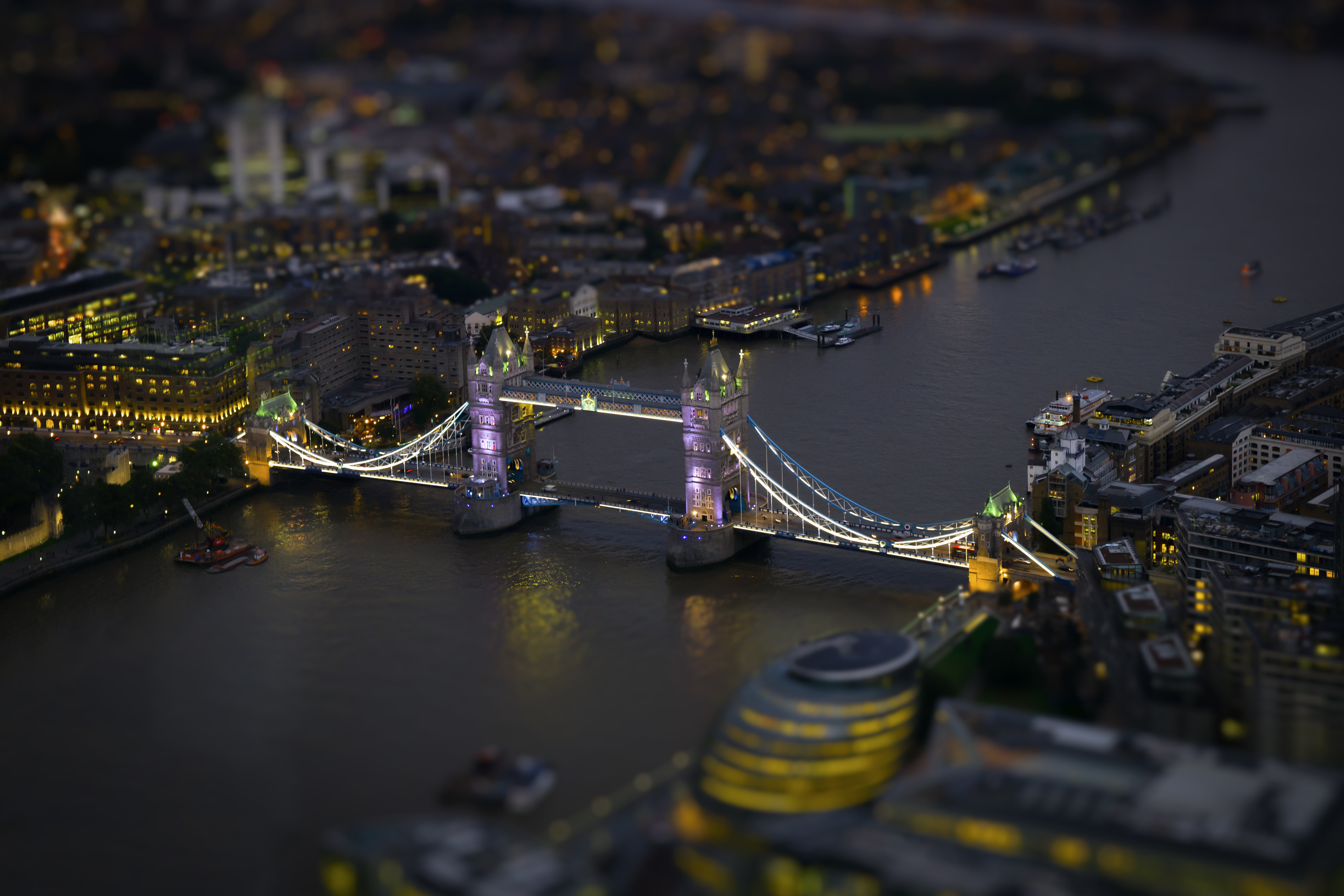 FREE Tilt Shift Wallpaper In PSD