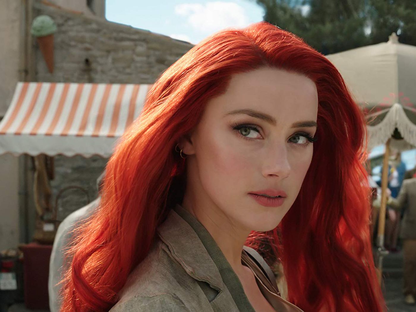 Aquaman Trailer: See Amber Heard and Her Giant Red Wig