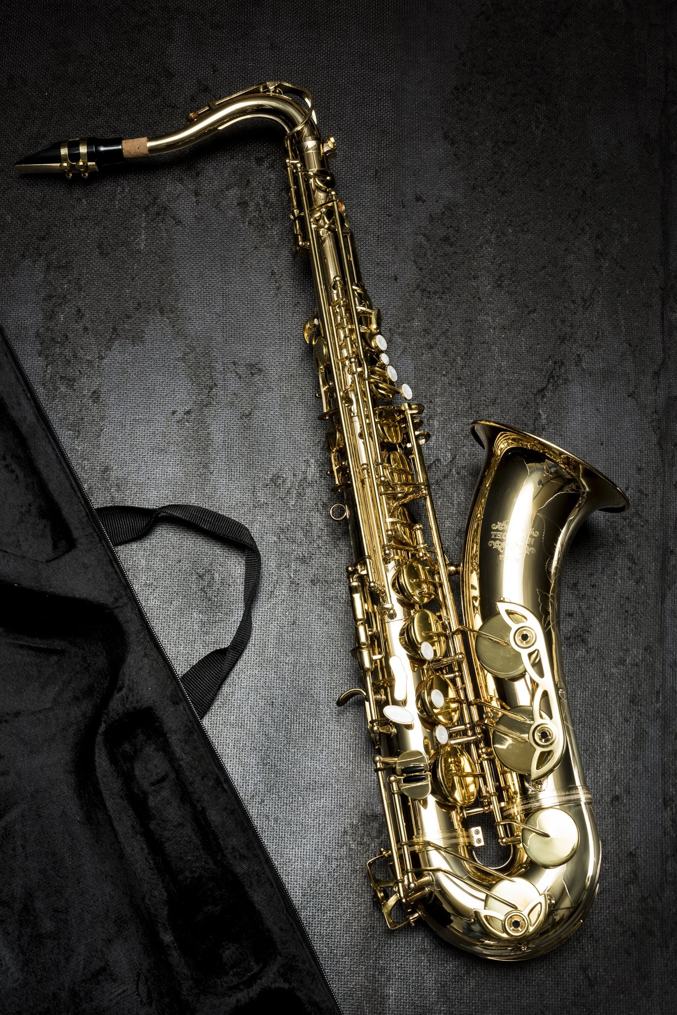 Gold Saxophone · Free