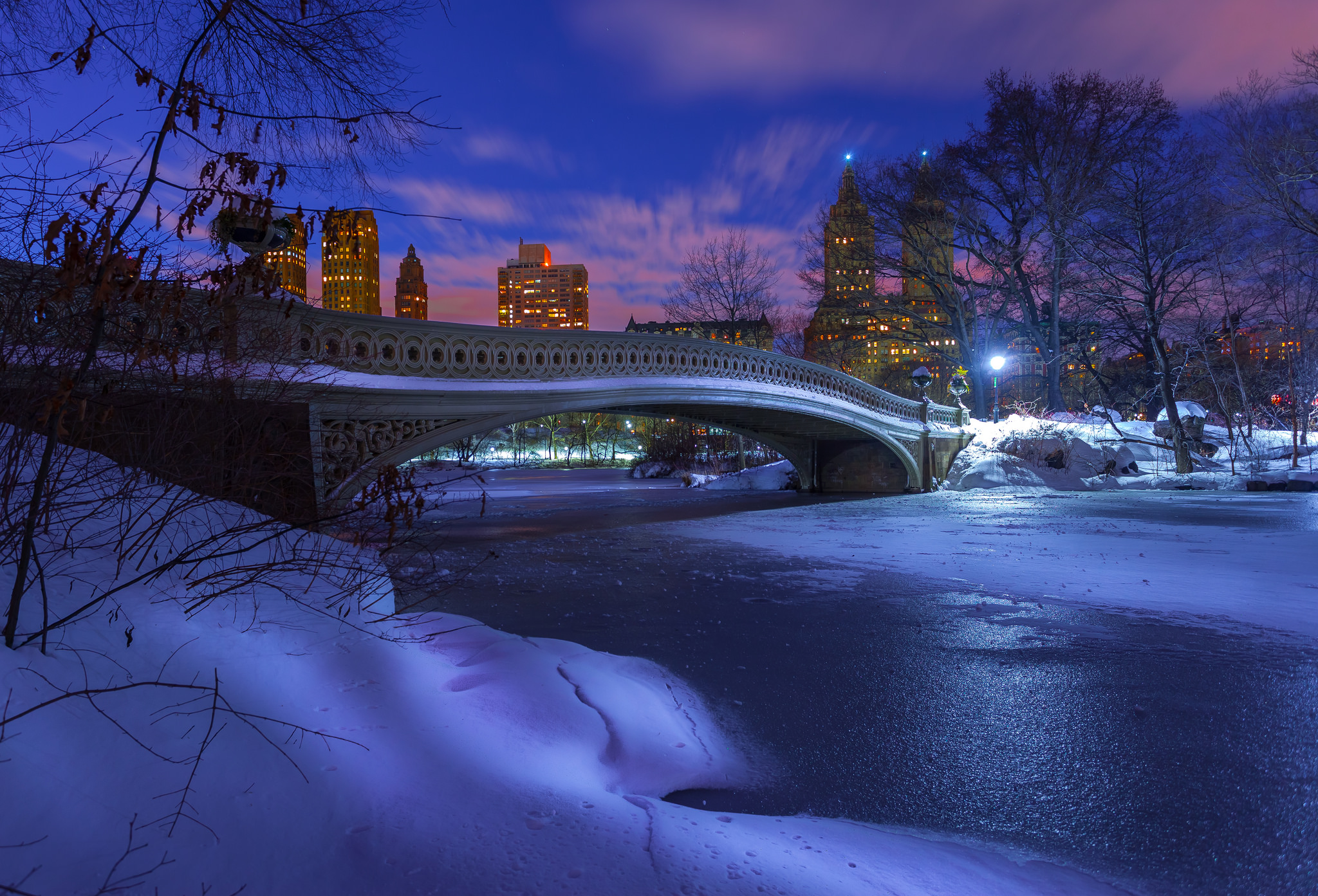 Central Park New York Winter Night Snow Bridge Wallpaper:2048x1393