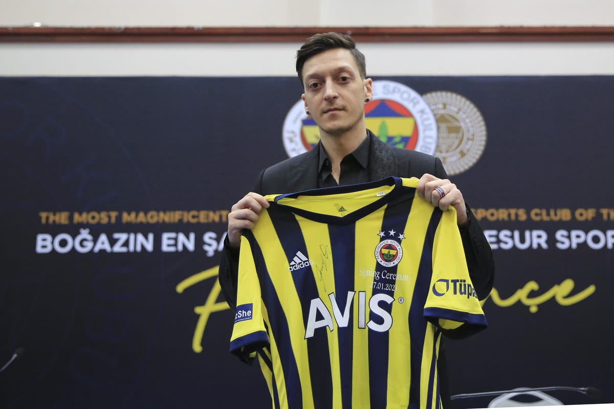 Why Mesut Özil's Arsenal To Fenerbahçe Transfer Is Unique