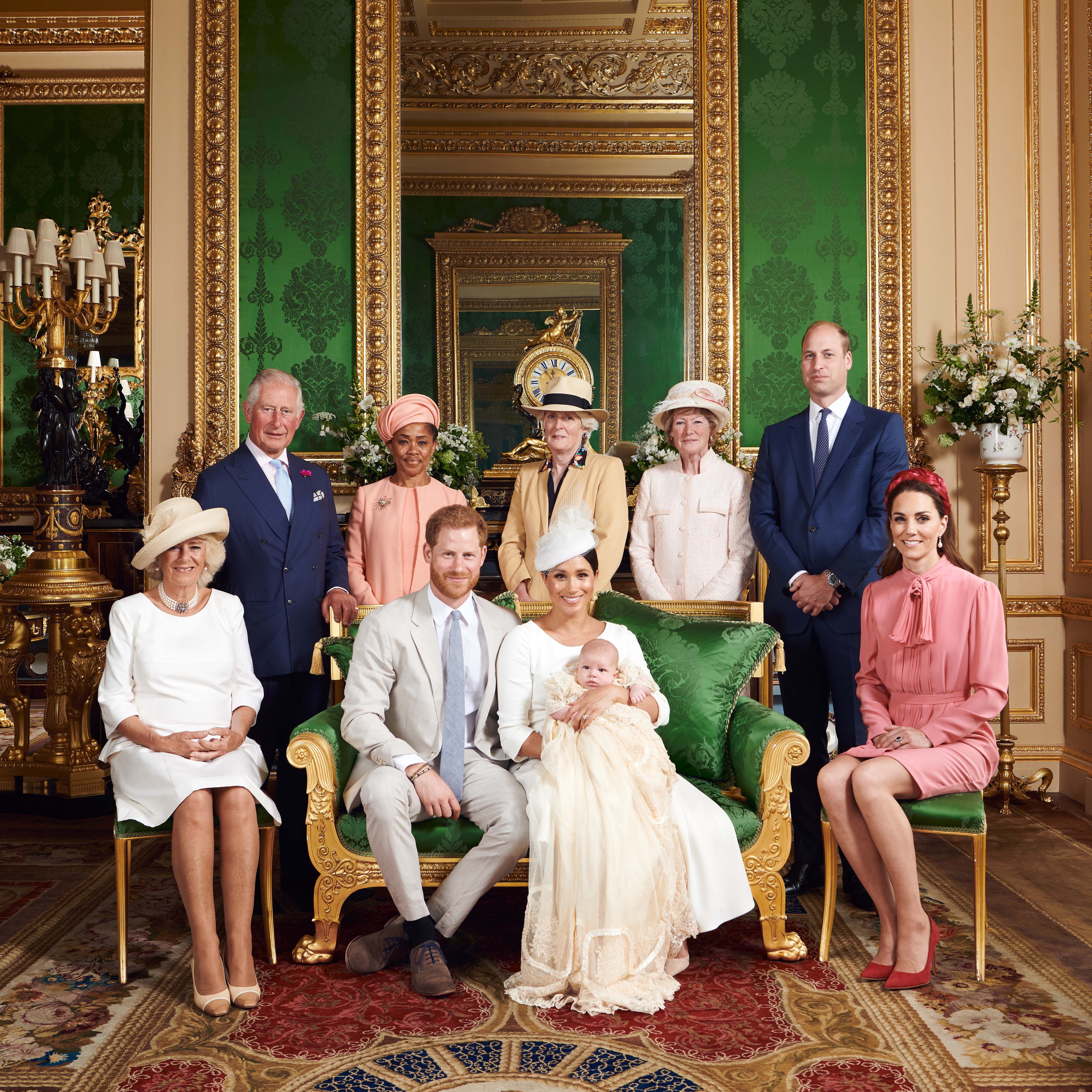 Photo of the British Royal Family History of the British Royal Family in Picture