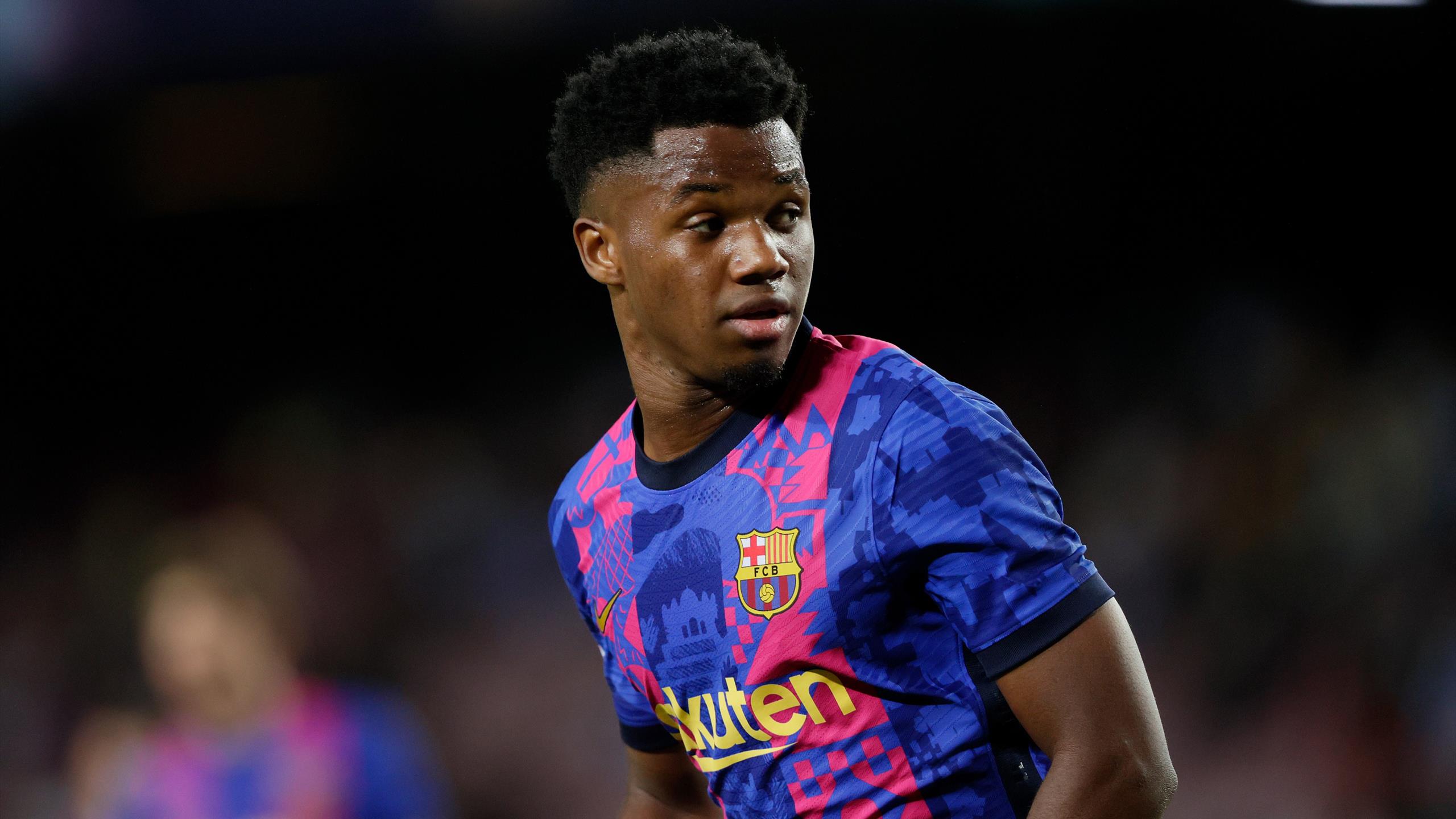 Barcelona News Fati Commits Future To Catalan Club With Long Term Contract And One Billion Euro Release Clause