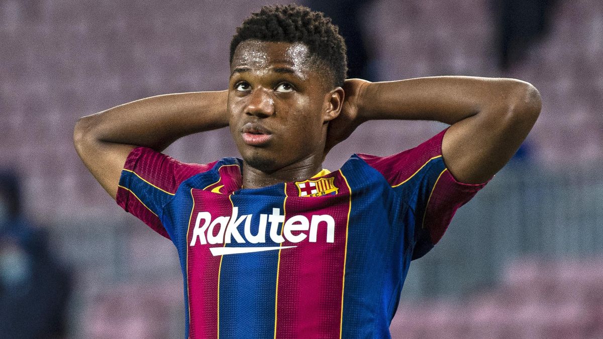 Ansu Fati injury: Barcelona confirm forward out for four months after knee surgery