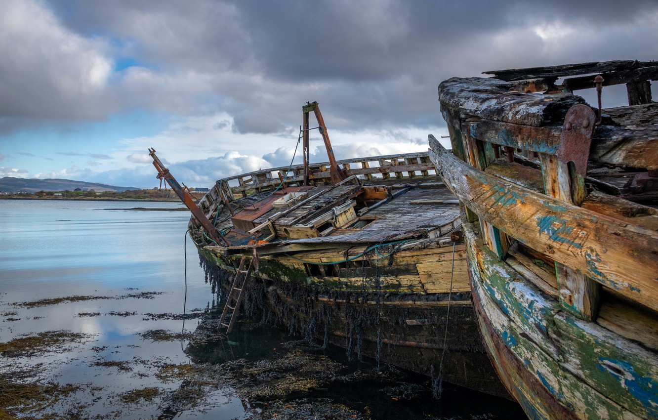Wallpapers clouds, overcast, Board, old, ships, Scotland, rust, two, pond, the ship, wooden, peeling paint, boats, the old ship image for desktop, section пейзажи