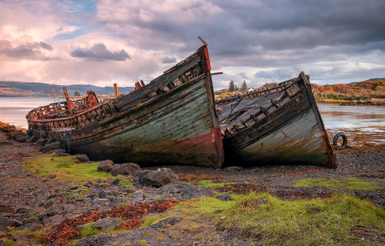 Wallpapers clouds, stones, shore, two, view, old, ships, boats, Scotland, two, pond, the ship, wooden, boats, the old ship image for desktop, section пейзажи