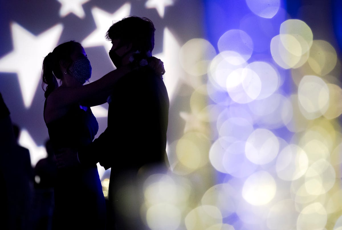 Central Ohio proms feature less dancing, focus on celebrating seniors