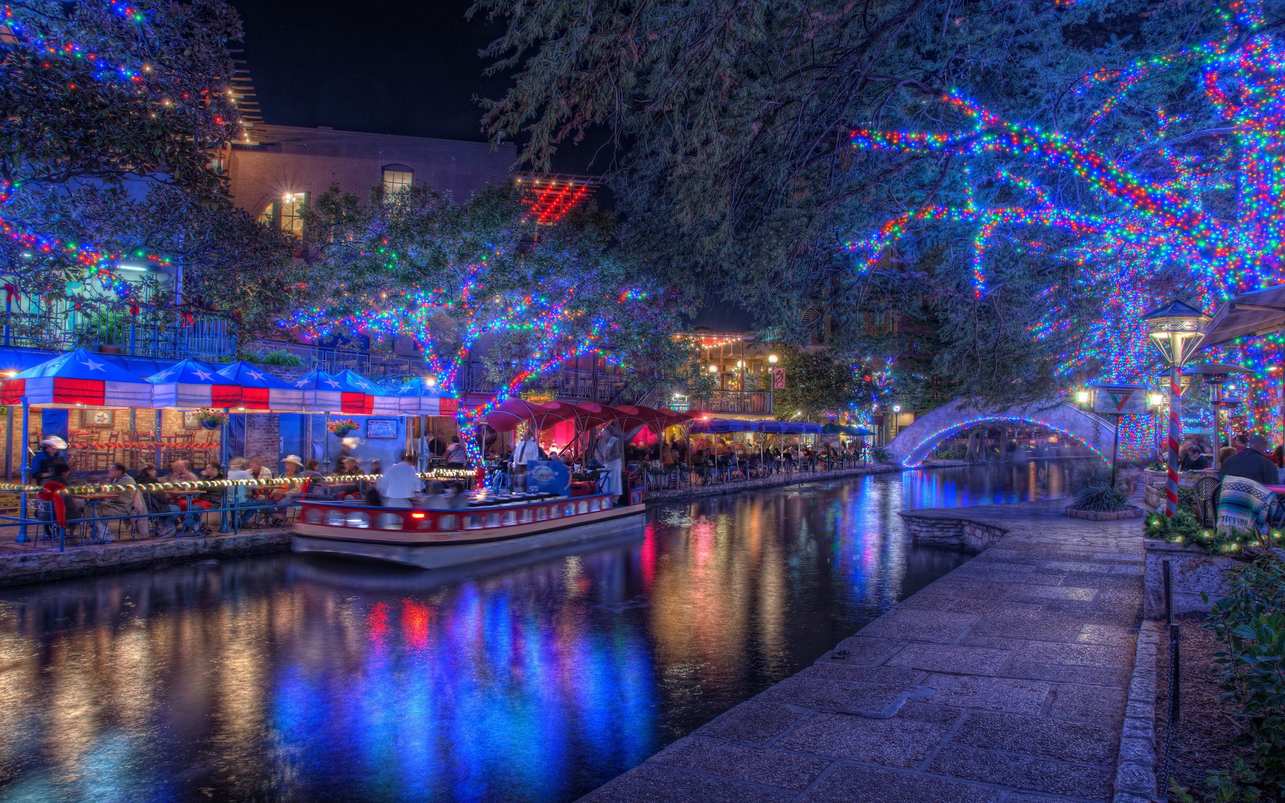 Christmas San Antonio Texas. Christmas scenery, Christmas lights wallpaper, Christmas lights background