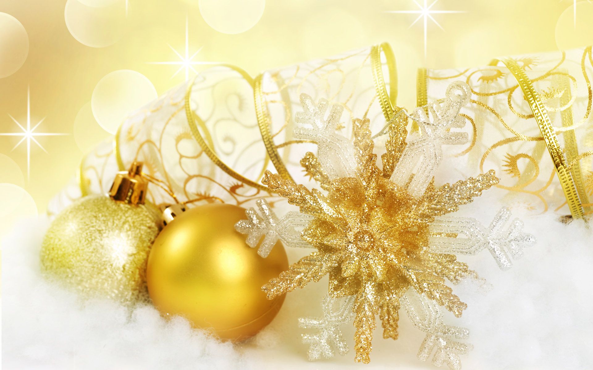Christmas Wallpaper: Golden Christmas ornaments. Silver christmas decorations, Gold christmas tree decorations, Gold christmas decorations