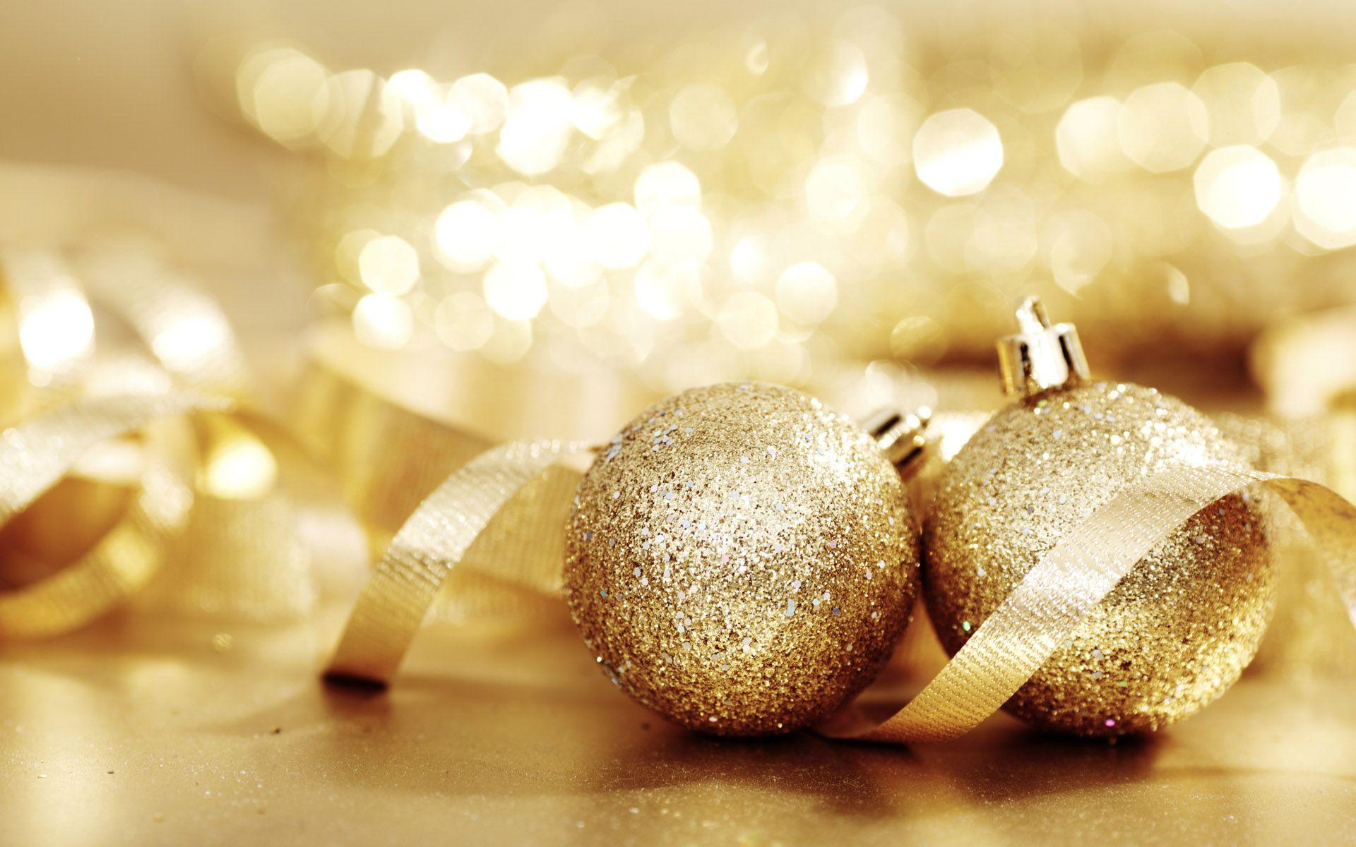 White and Gold Christmas Wallpaper Free White and Gold Christmas Background