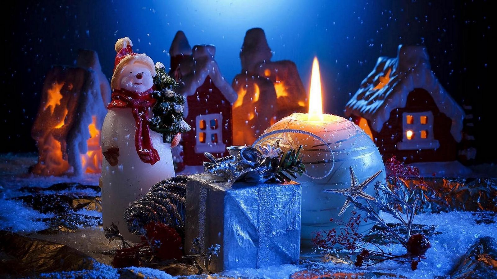 Download wallpaper 1600x900 candle, snowman, gift, home, holiday, new year, christmas widescreen 16:9 HD background
