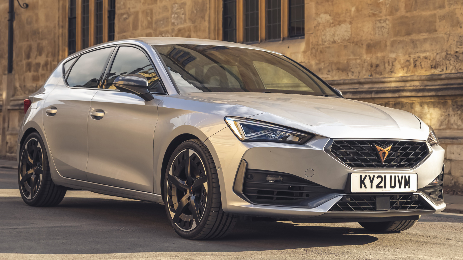 Cupra Leon (UK) and HD Image