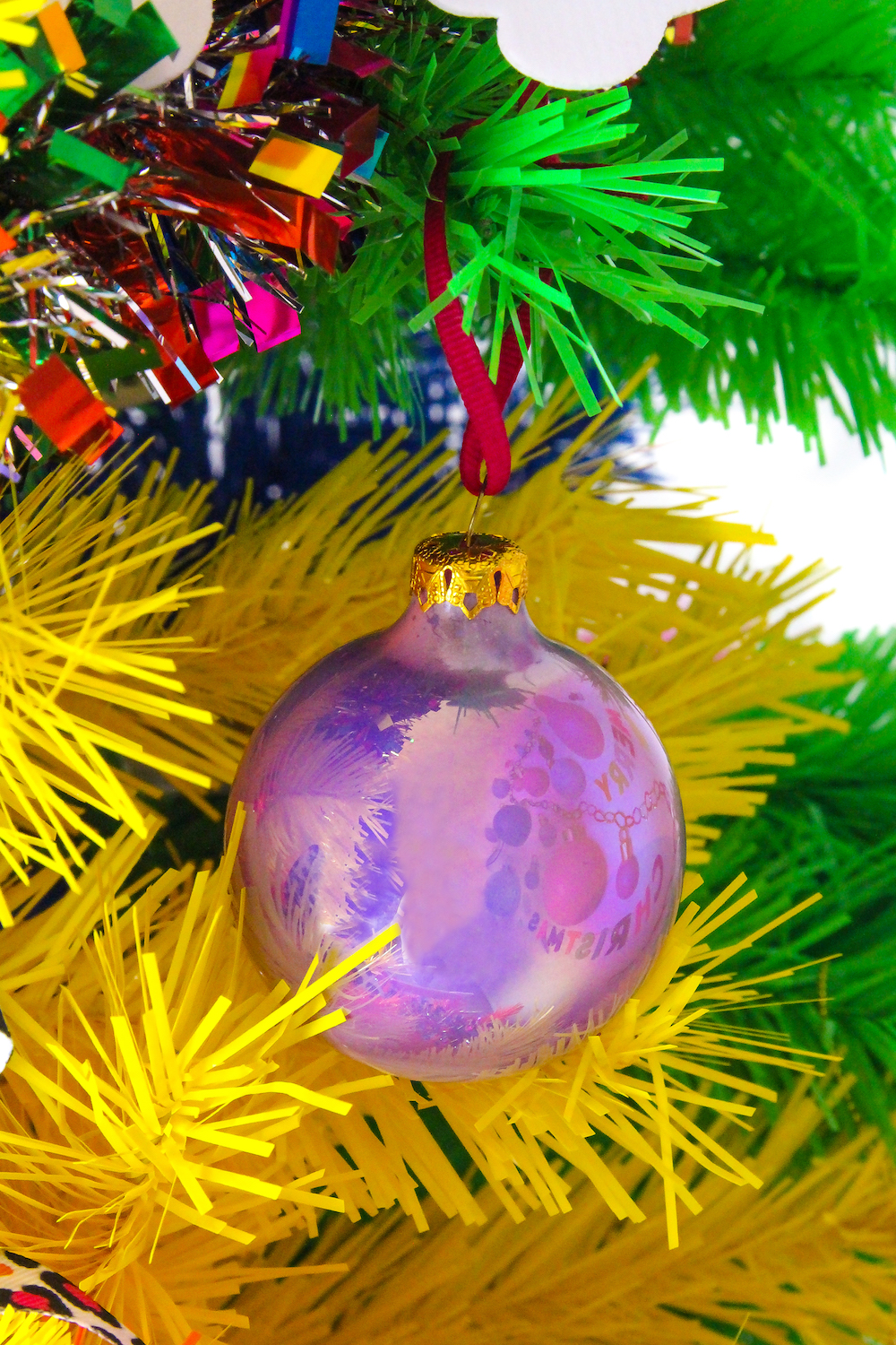 DIY Iridescent Rainbow Marble Ornaments! ⋆ Brite and Bubbly