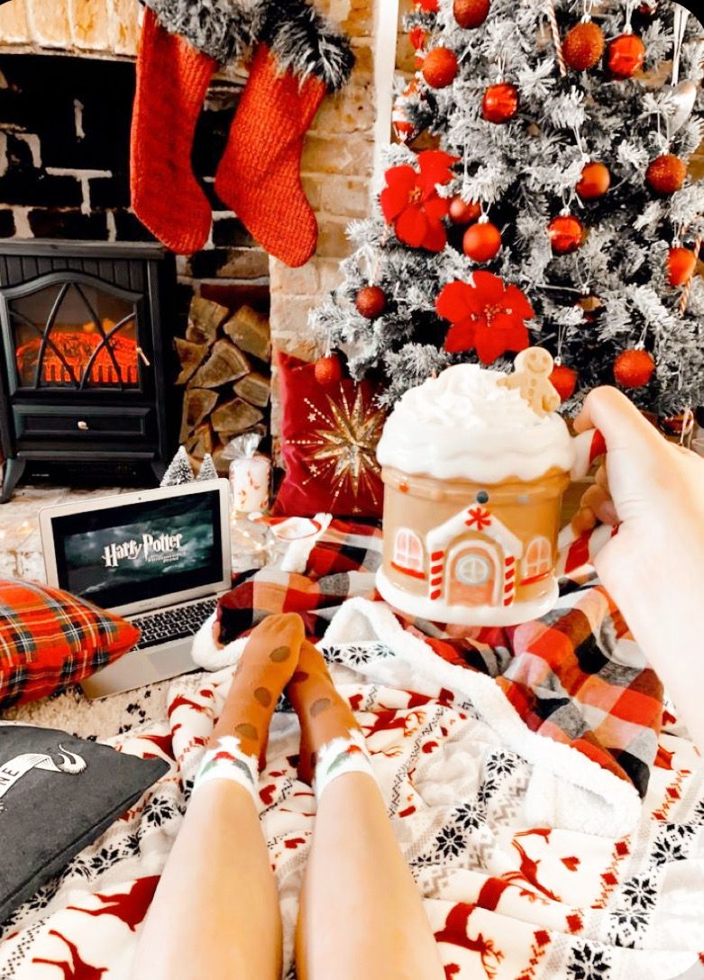 Christmas aesthetic wallpaper ideas. christmas aesthetic, christmas wallpaper, christmas phone wallpaper