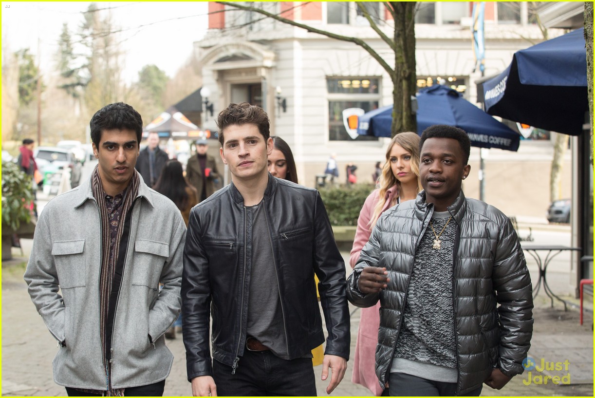 Laura Marano's 'Cinderella Story: Christmas Wish' Movie Debuts in October!: Photo 1254045. Gregg Sulkin, Isabella Gomez, Laura Marano Picture. Just Jared Jr