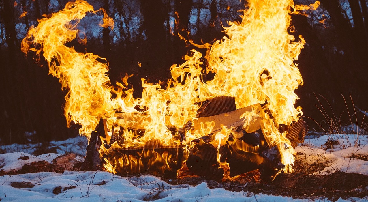 How to Build a Bonfire in Winter England Today
