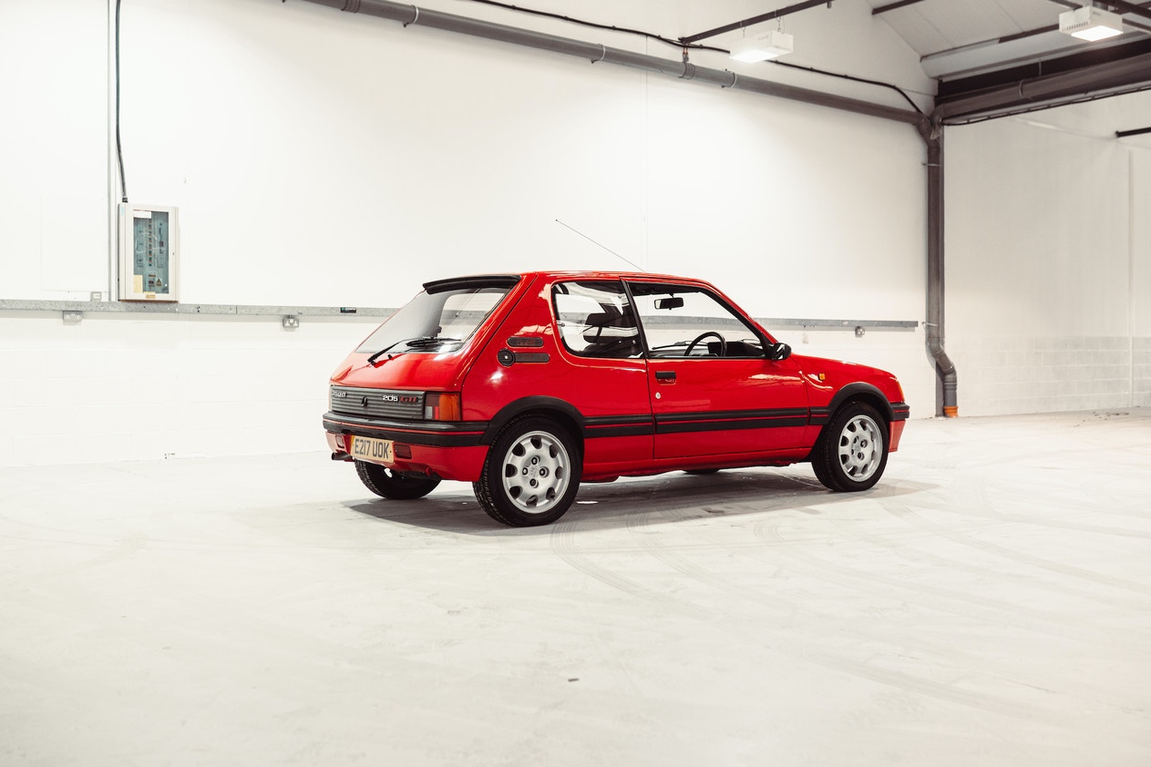 PEUGEOT 205 GTI 1.9