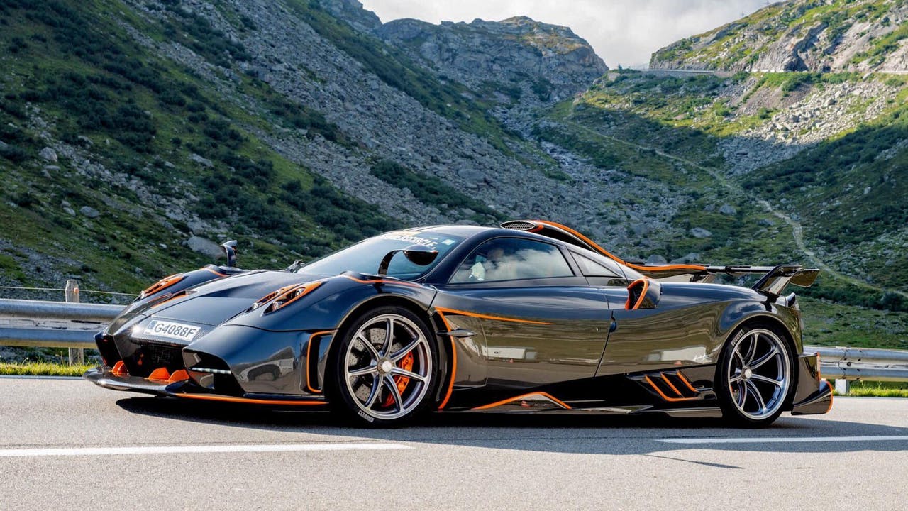 Pagani Huayra R to debut in January with insane naturally aspirat