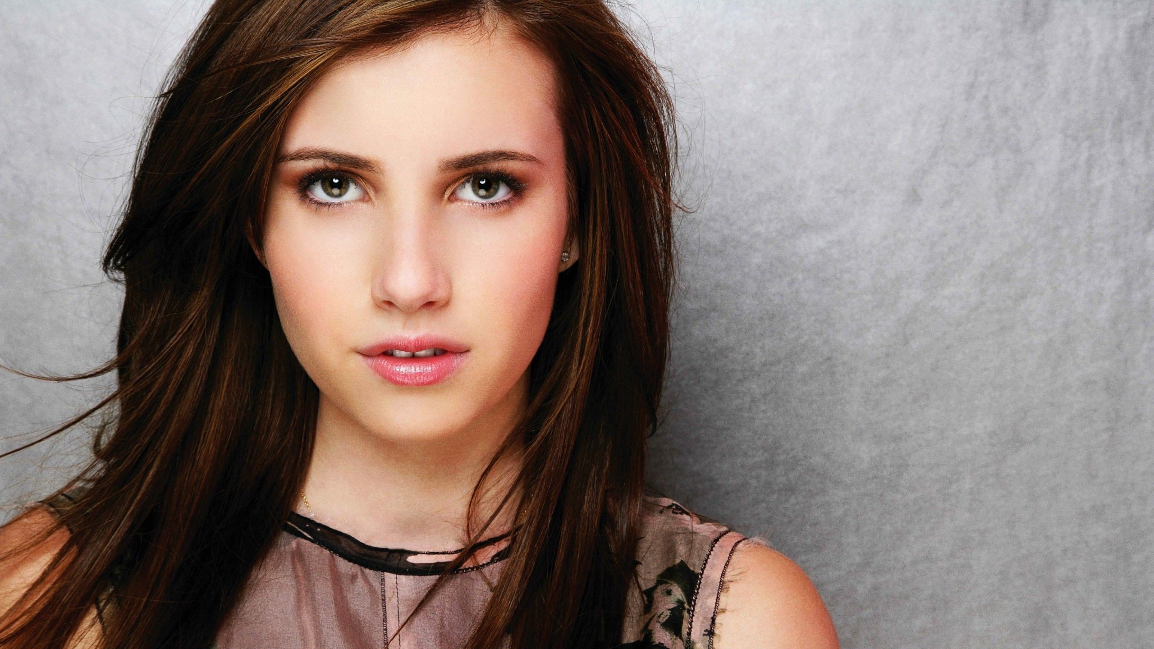 Wallpaper 4k Emma Roberts Wallpaper