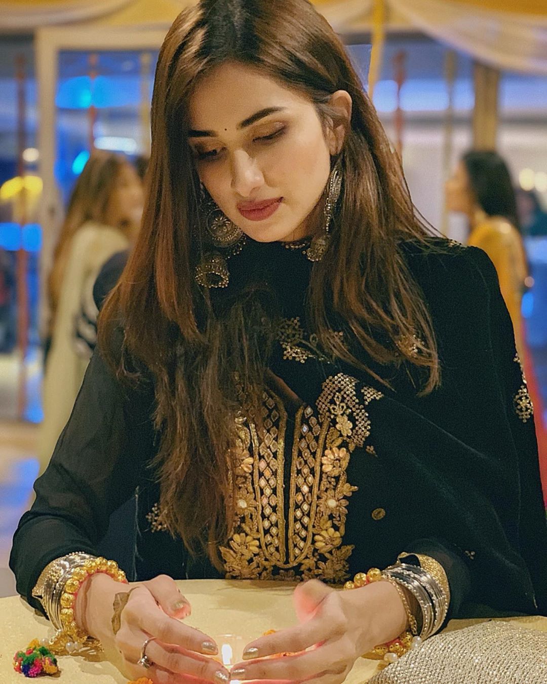 Diksha Singh / Green Blood Diksha Singh Talks About Her Late Father Jagendra Singh Youtube - Просмотров 1, 2 тыс.3 месяца назад