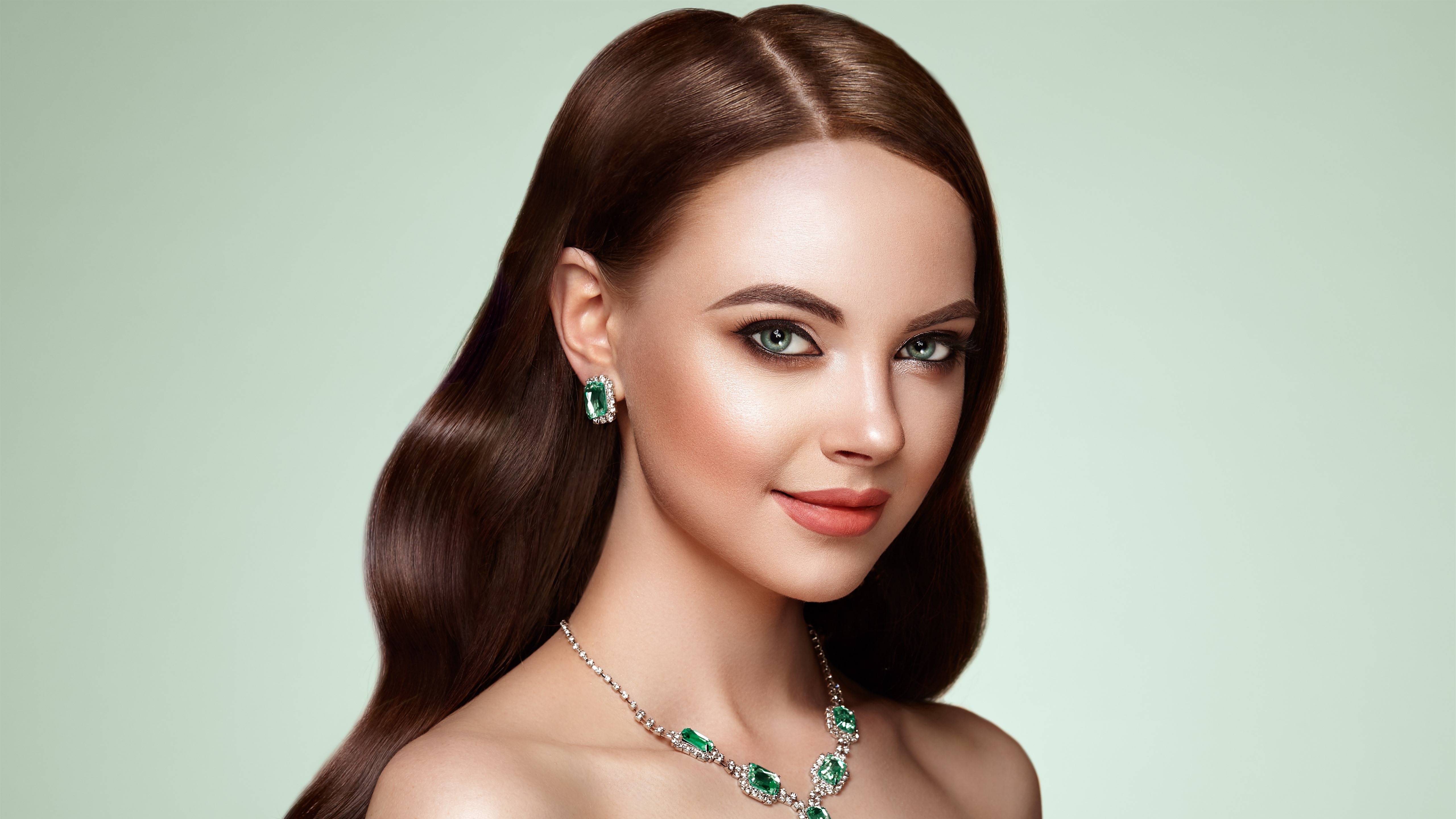 Wallpaper Fashion girl, green eyes, brown hair, necklace 5120x2880 UHD 5K Picture, Image