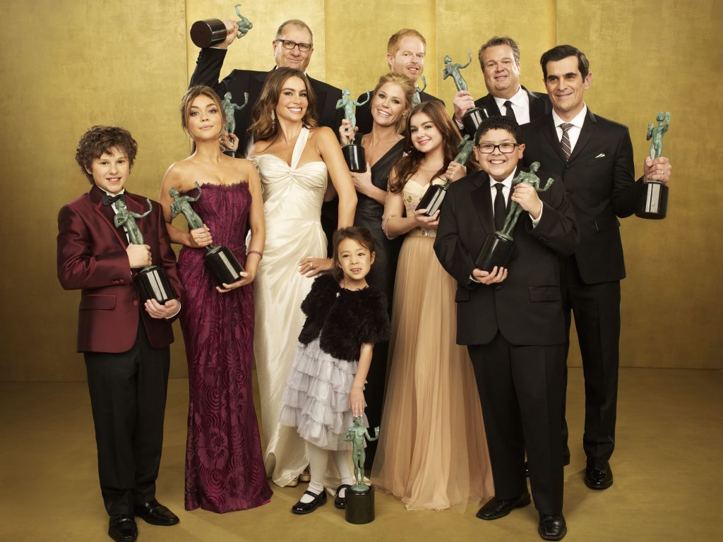 There's Only 1 'Modern Family' Character Outside of the Family Who Appears in Every Season