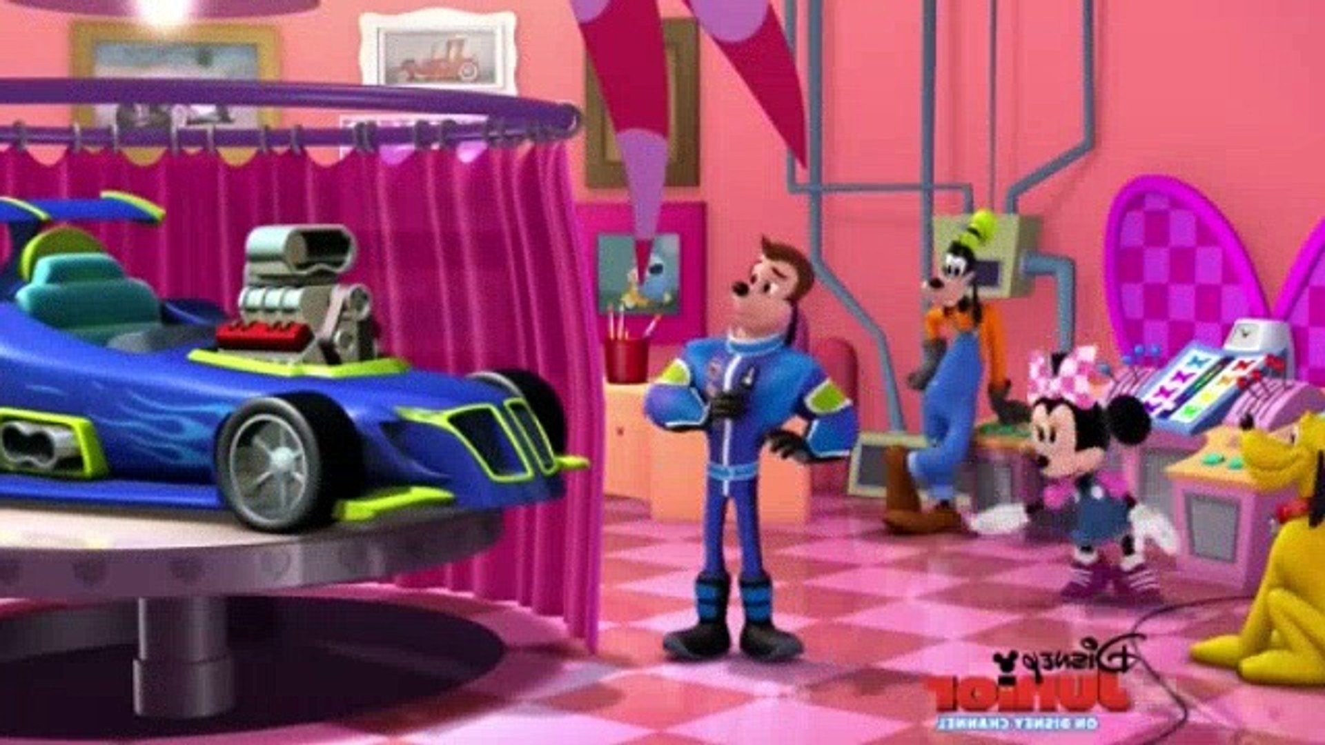 Mickey and the Roadster Racers S01E01 Mickey's Wild Tire' Kitty