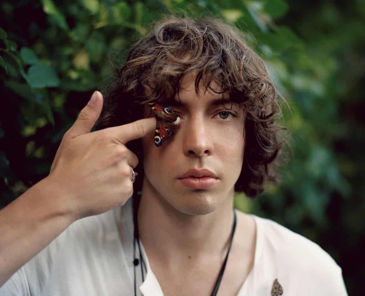 Interview with Barns Courtney: Productive Procrastination & Enjoyable Distraction