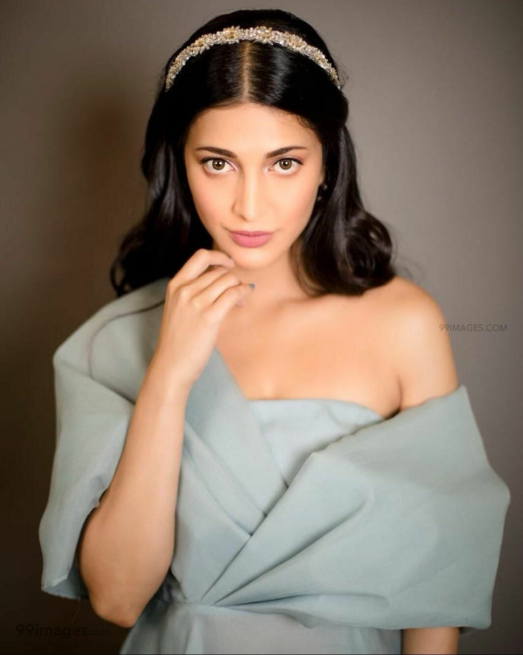 Shruti Haasan Beautiful HD Photo & Mobile Wallpaper HD (Android IPhone) (1080p)
