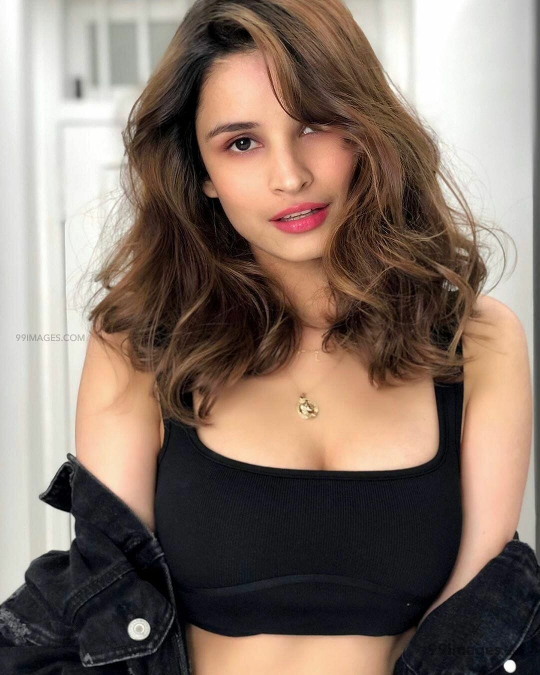 Chetna Pande Latest Hot HD Photo / Wallpaper (1080p) (Instagram / Facebook)