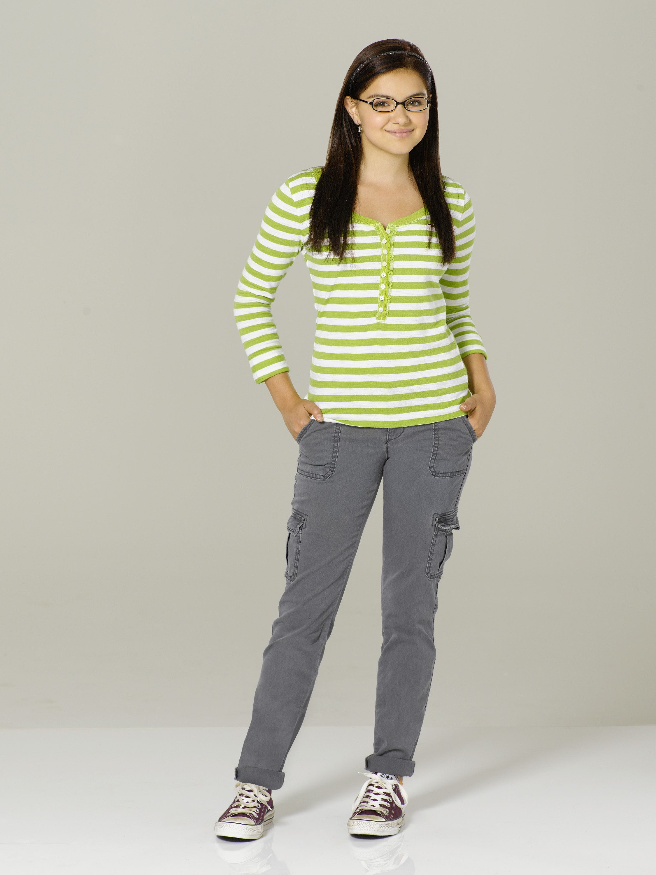 Ariel Winter as Alex Dunphy in #ModernFamily 3. Ariel winter modern family, Ariel winter, Ariel winter young