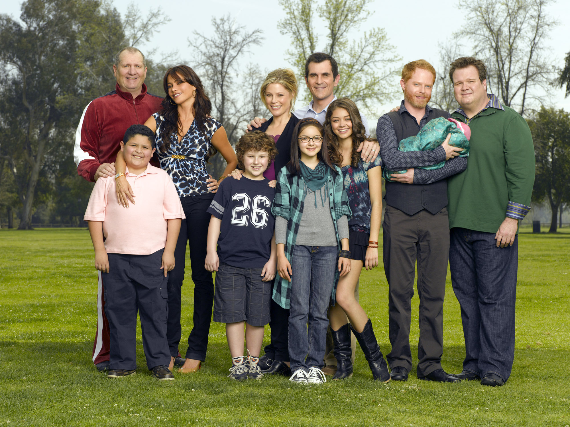Modern Family Cast Photo: 2020 vs 2009