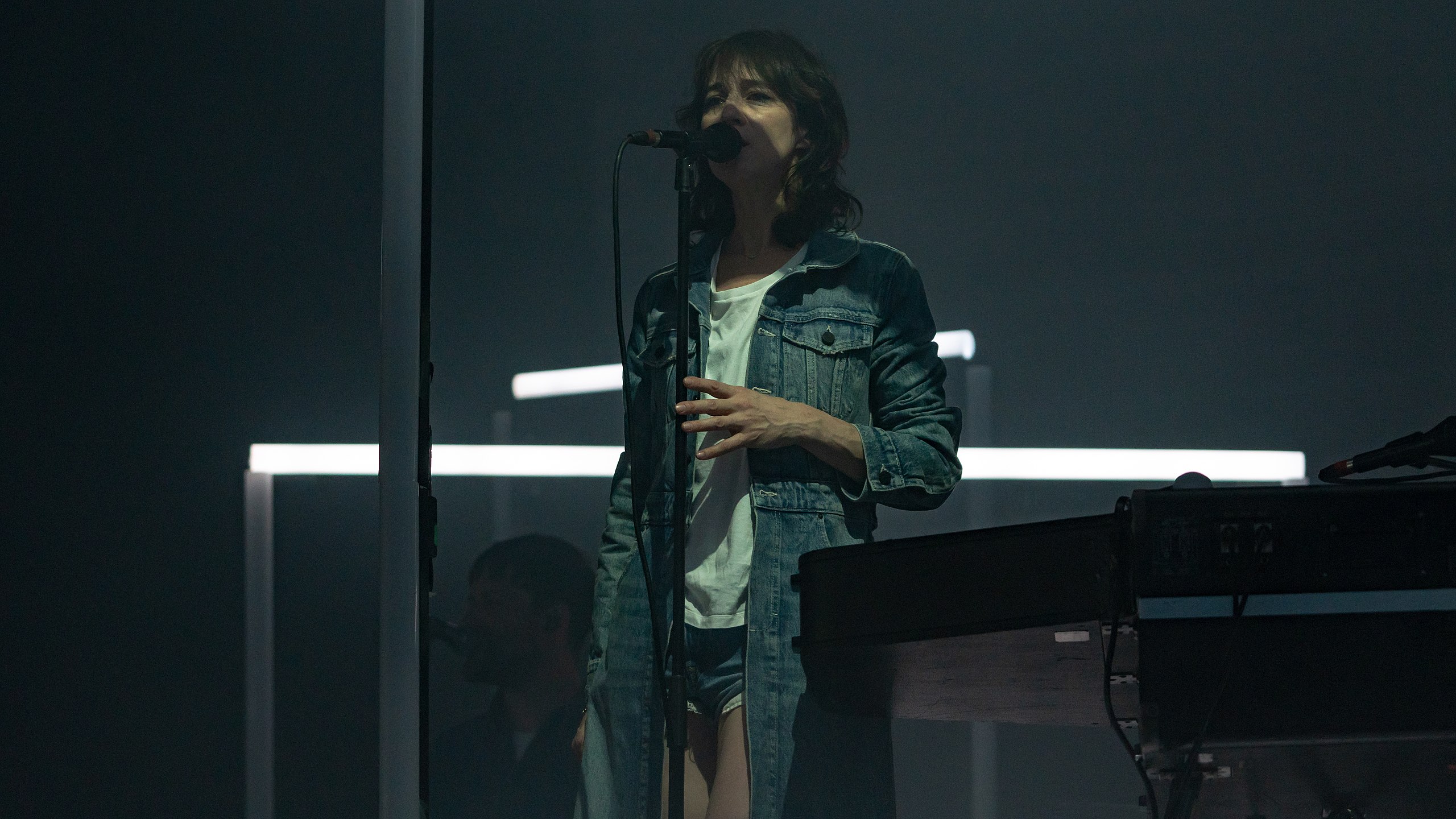 Charlotte Gainsbourg WOWGoth090818
