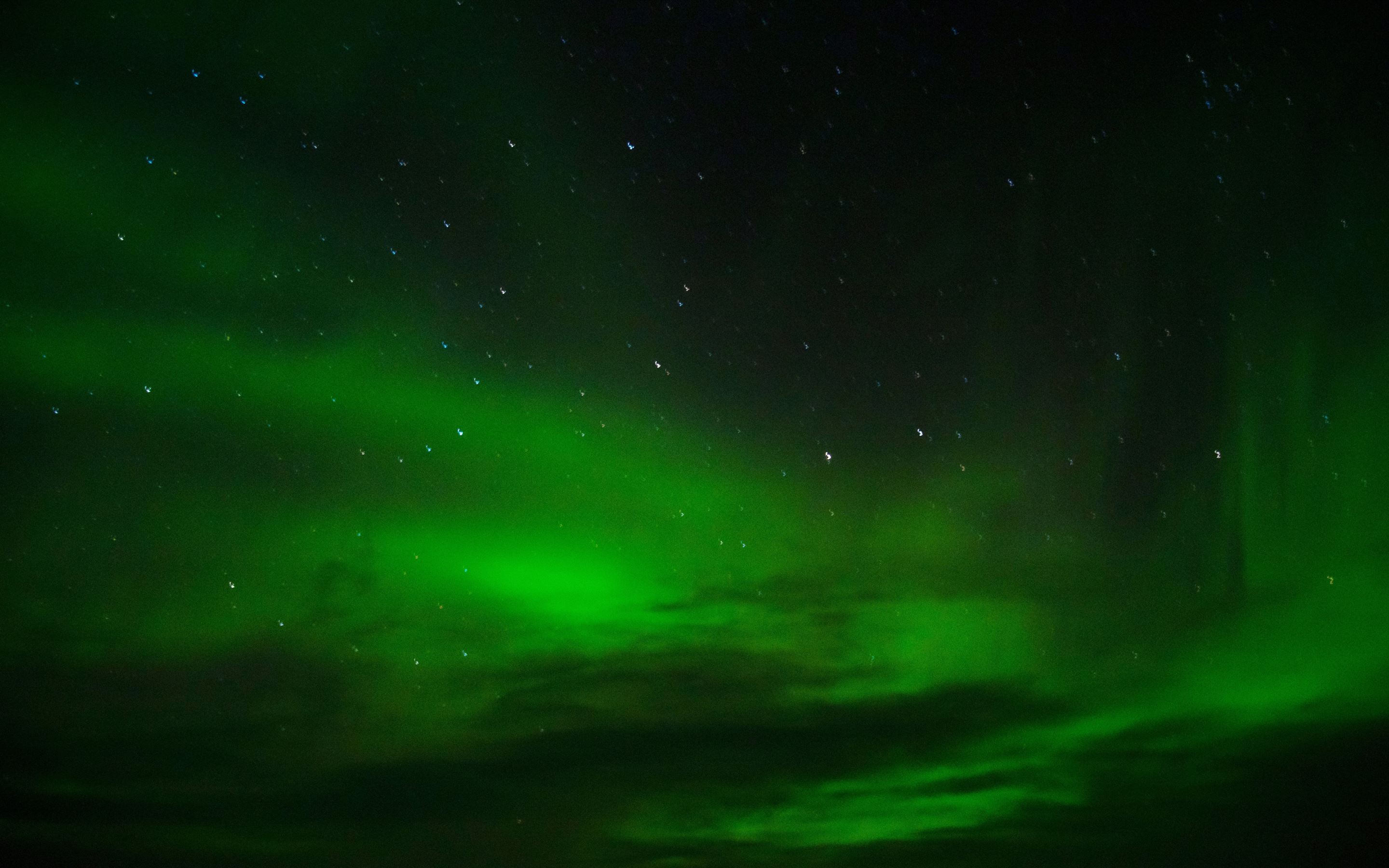 green aurora borealis 8k MacBook Air Wallpaper Download