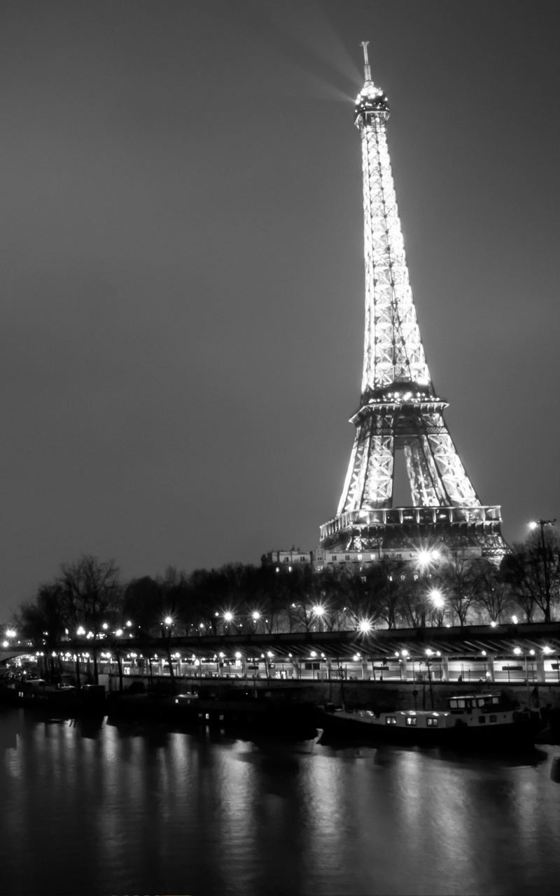 Samsung Galaxy Tab 4 Wallpaper: Paris in black and white Android Wallpaper