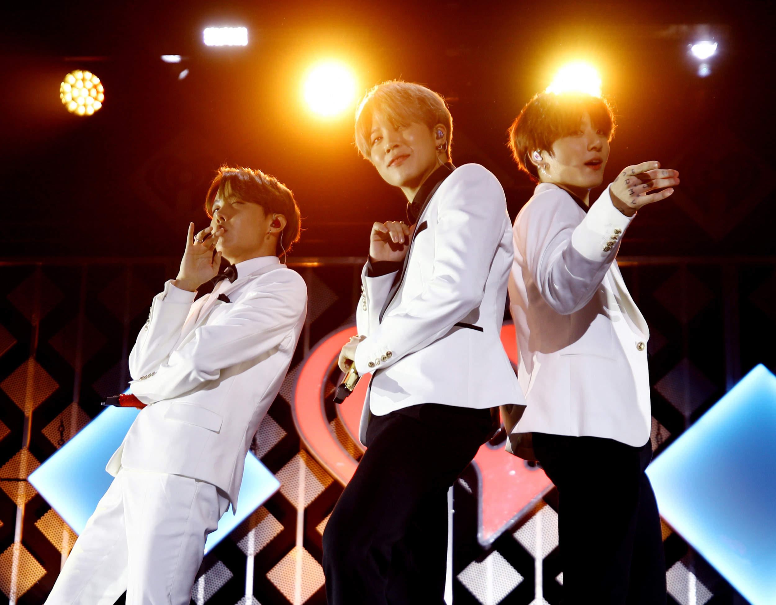 Bts Christmas Performance Has Fans Wishing For A Holiday In Jingle Ball 2019