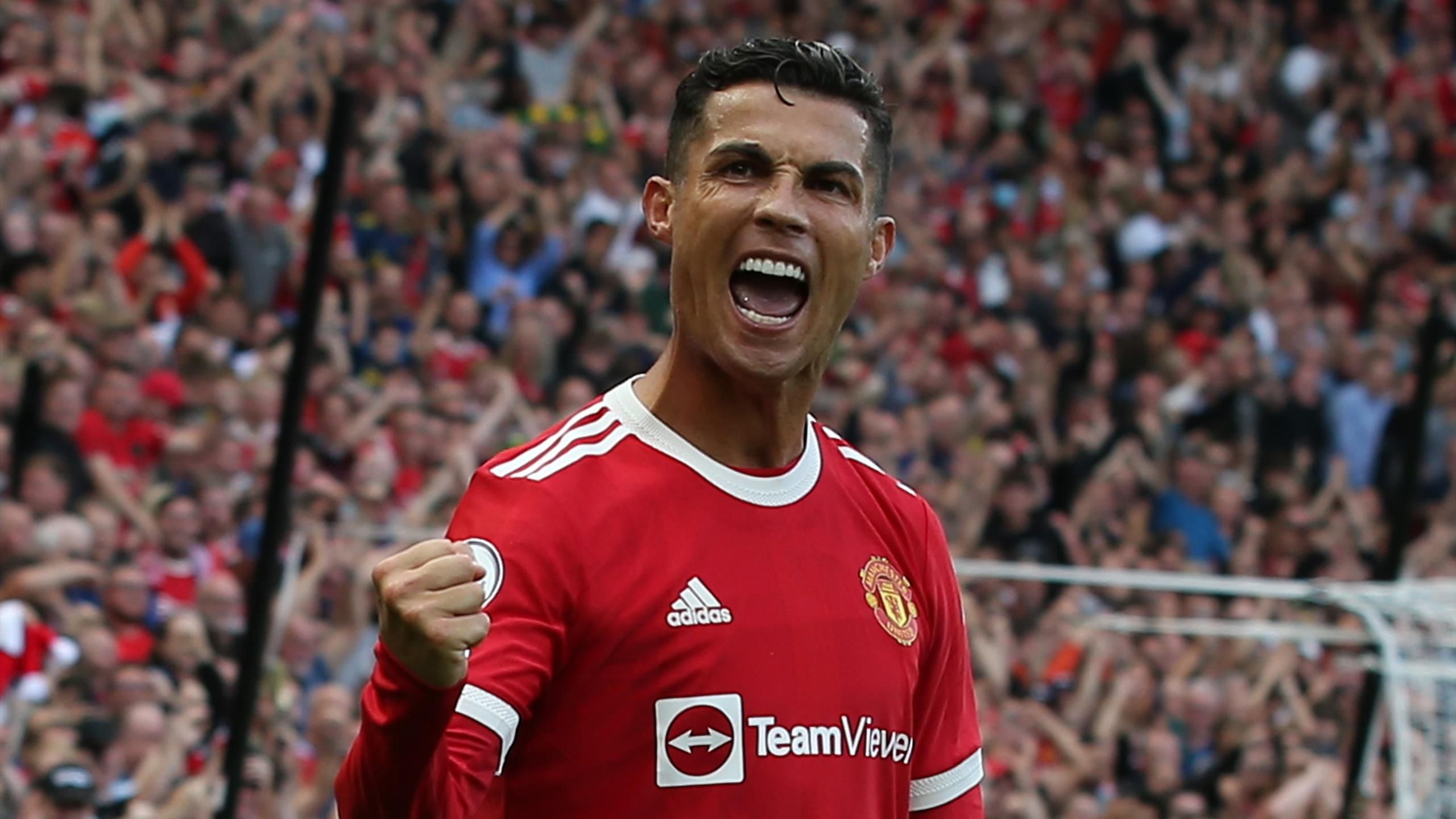 Cristiano Ronaldo strikes twice on return as Manchester United down Newcastle to go top