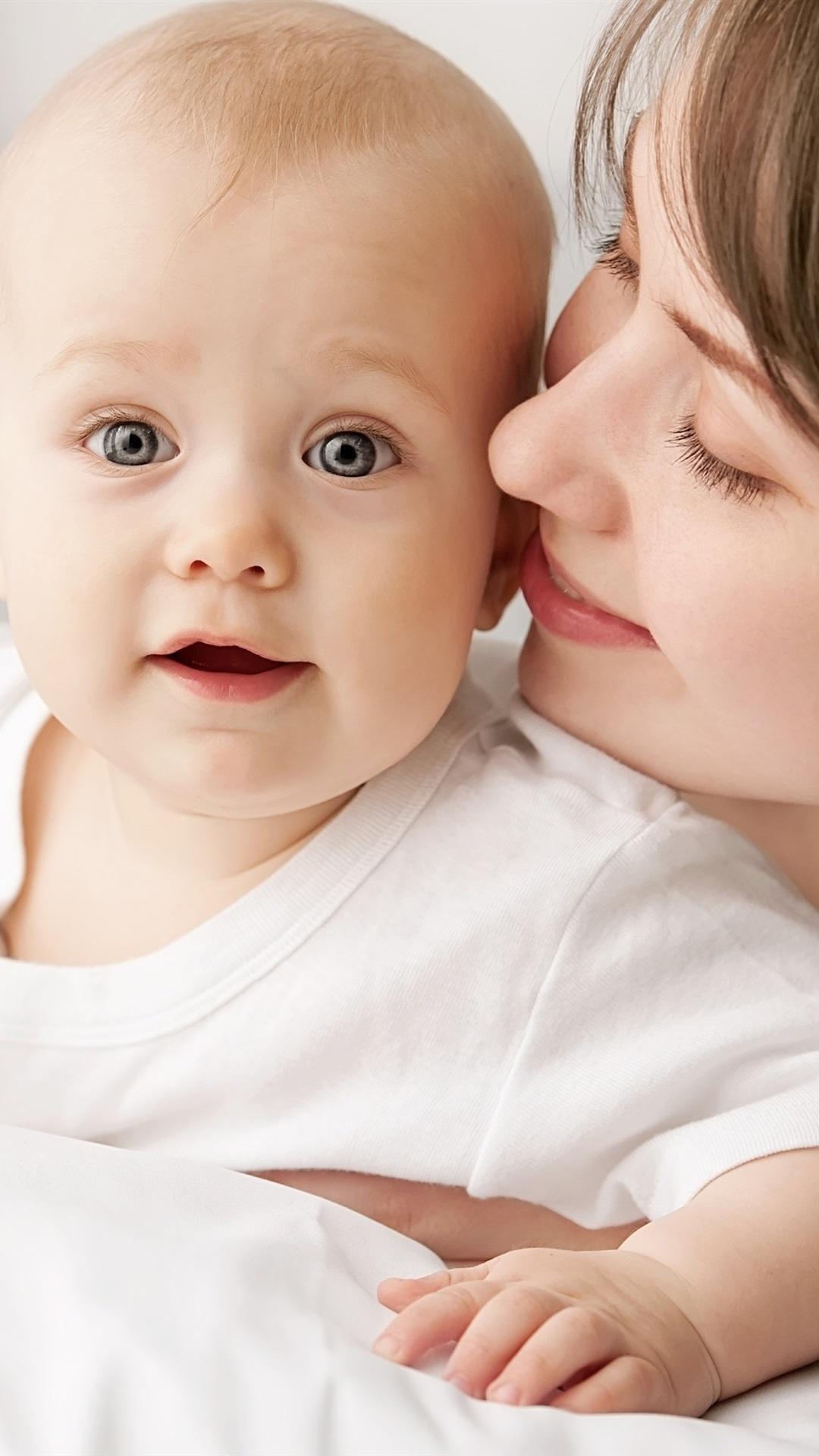 Mom And Baby HD Wallpaper for Android