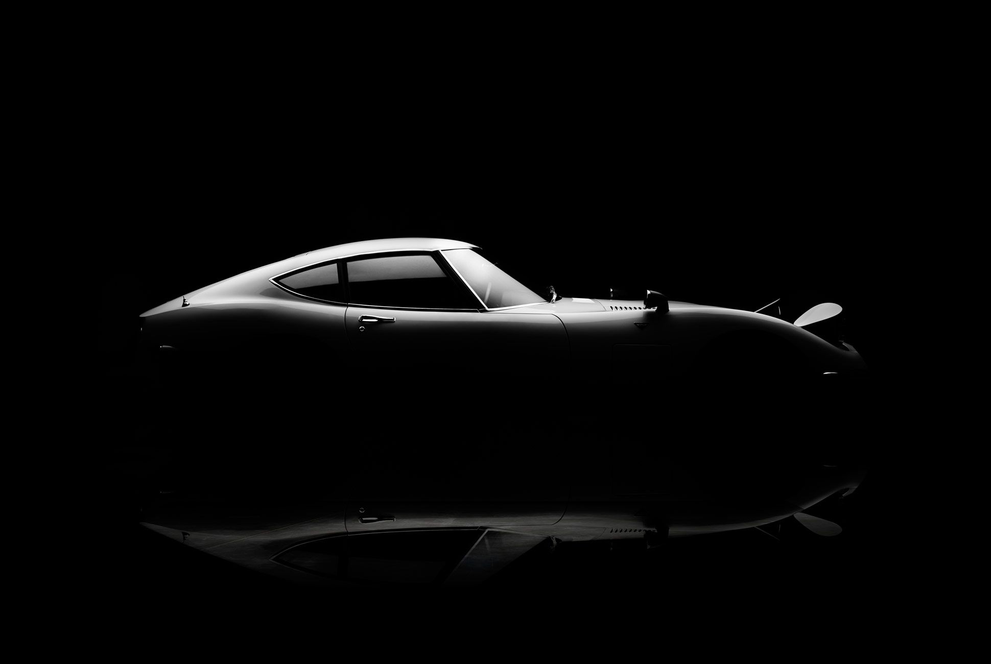 Do Yourself a Favor and Download This Toyota 2000GT Wallpaper