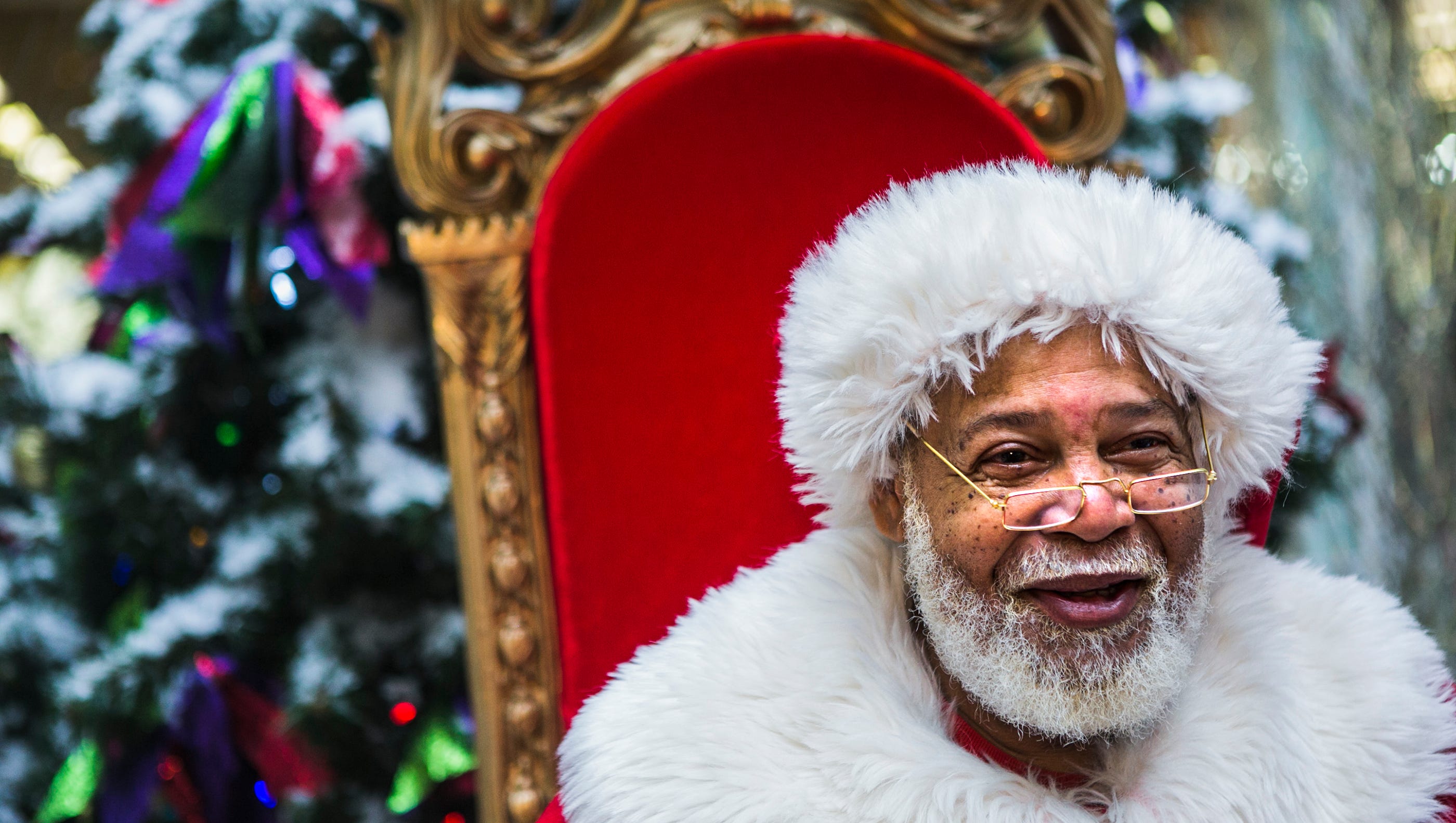 Memphis' black mall Santa brings visitors from across the South