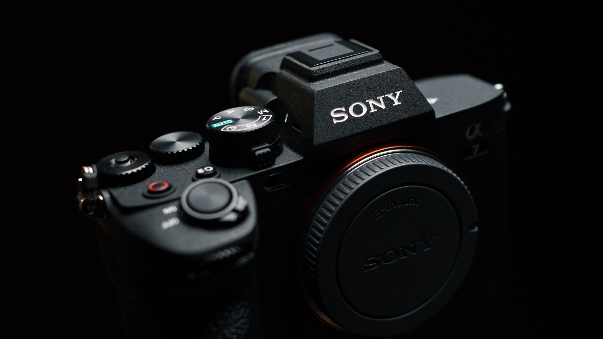 A Look at the Design and Ergonomics of the New Sony A7 IV