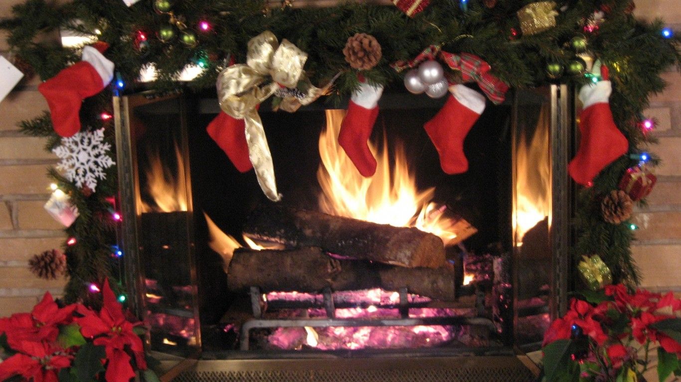Christmas Fireplace Desktop Wallpaper