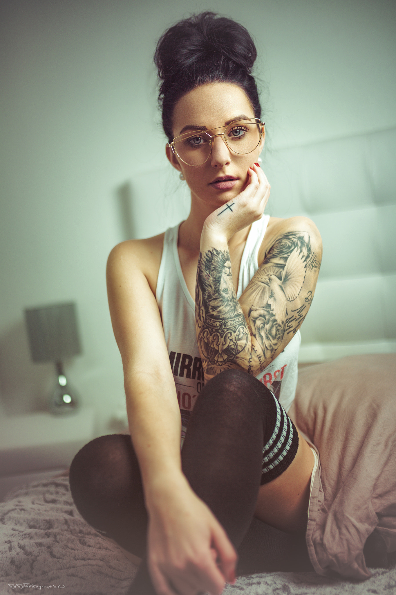 Wallpaper, Vincent Haetty, 500px, tattoo, model, women with glasses, sitting 1365x2048